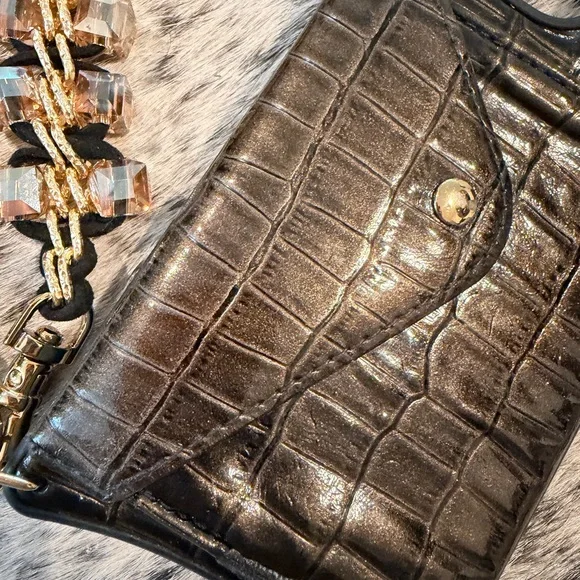 Bandolier iPhone case - Picture 2 of 6